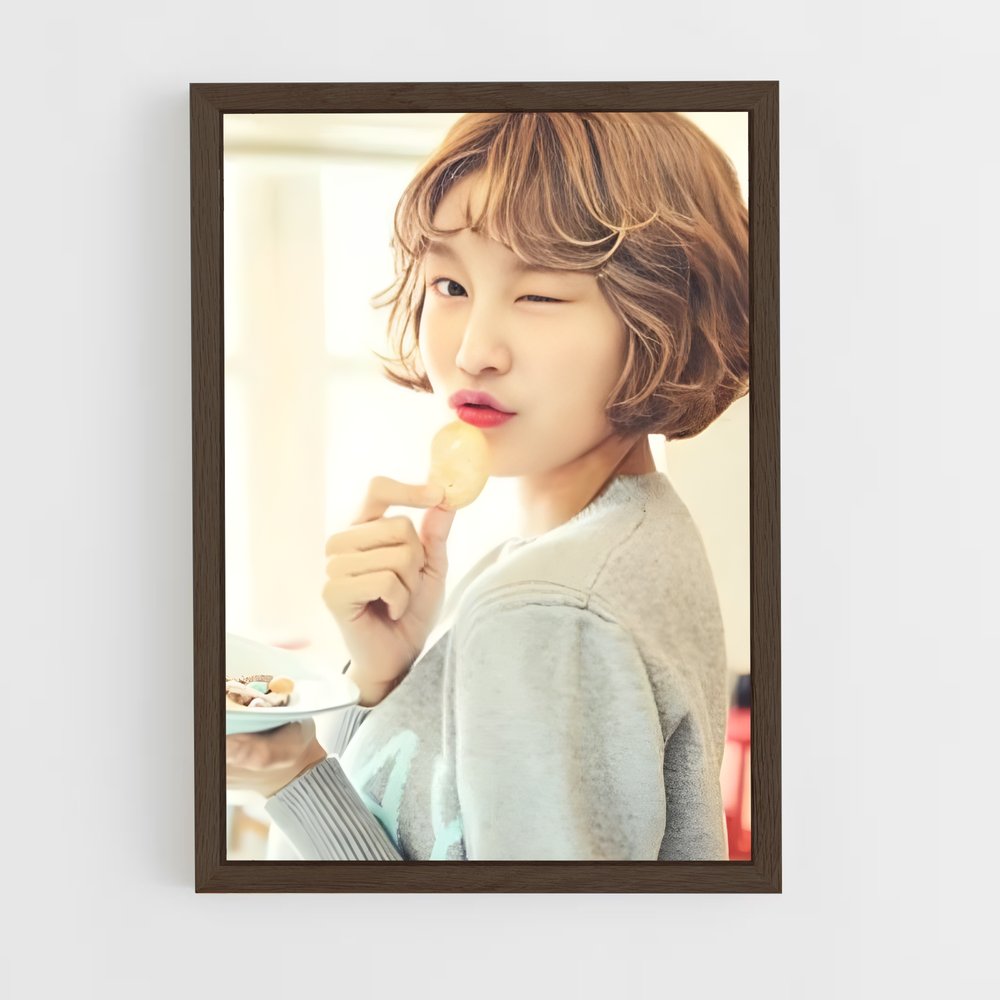 ap-hyebin-3 cadre Bois foncé