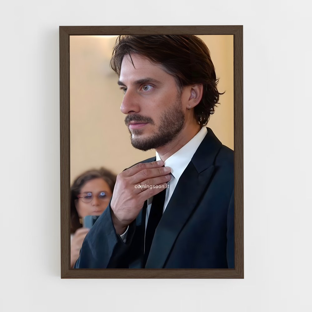 ap-luca marinelli-7 cadre Bois foncé