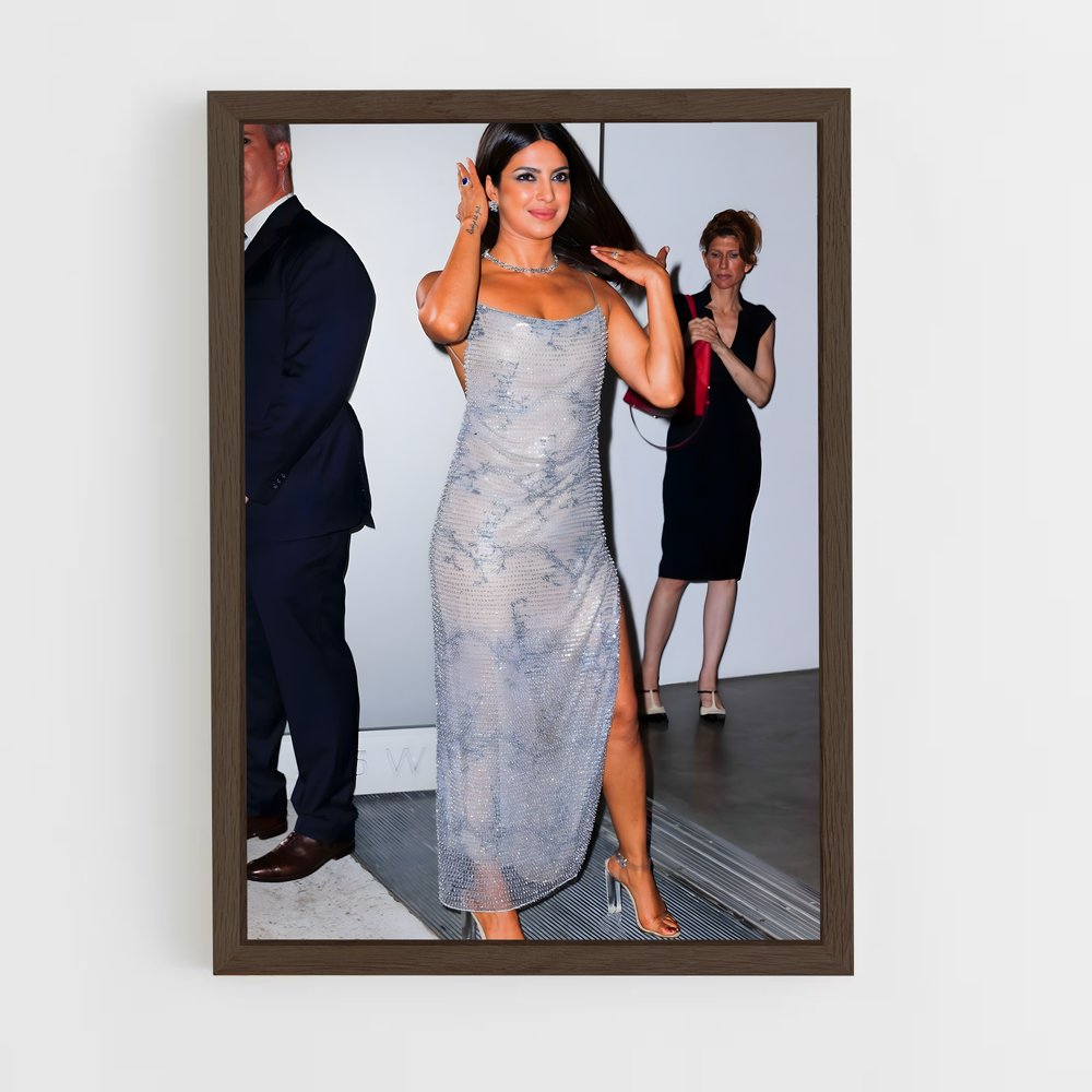 ap-priyanka chopra-6 cadre Bois foncé