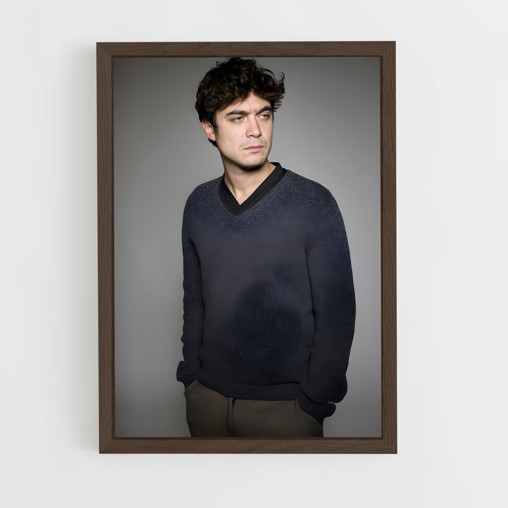ap-riccardo scamarcio-8 cadre Bois foncé