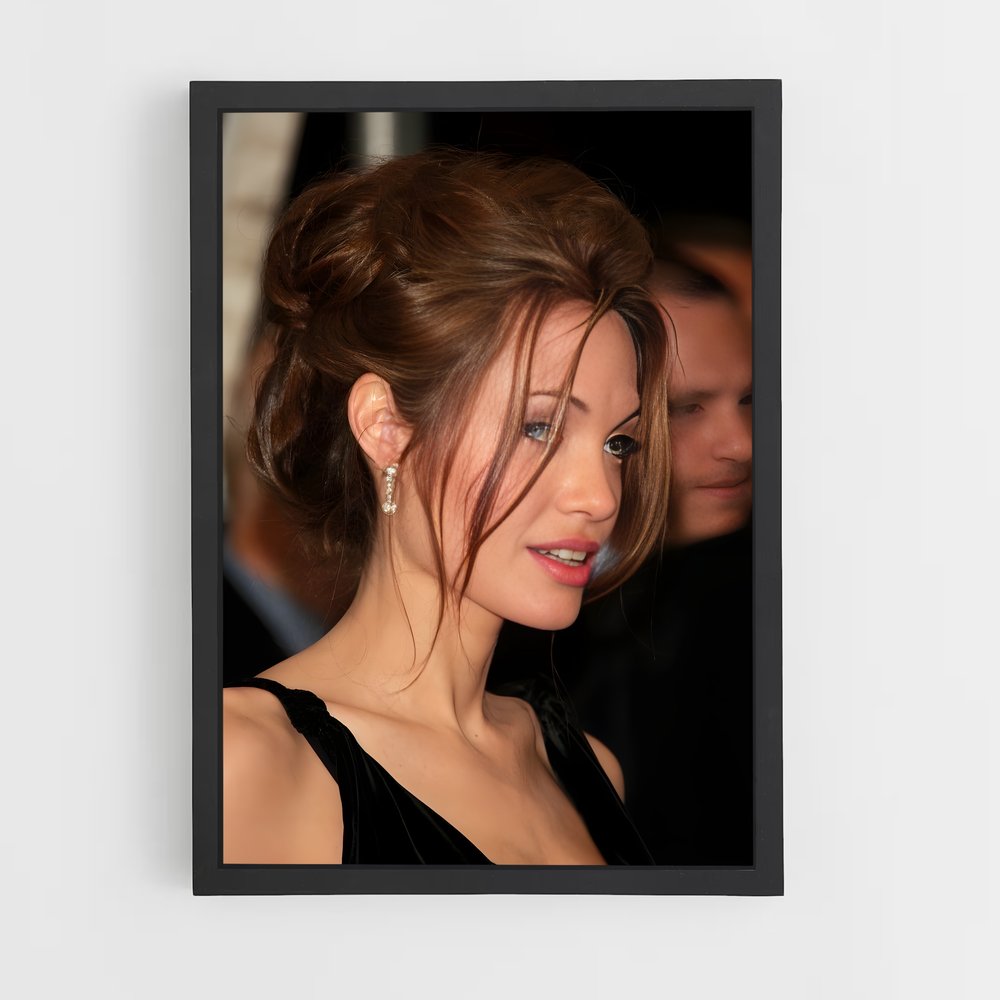 ap-angelina jolie-2 cadre Noir