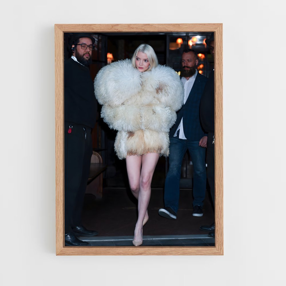 ap-anya taylor-joy-1 cadre Bois clair