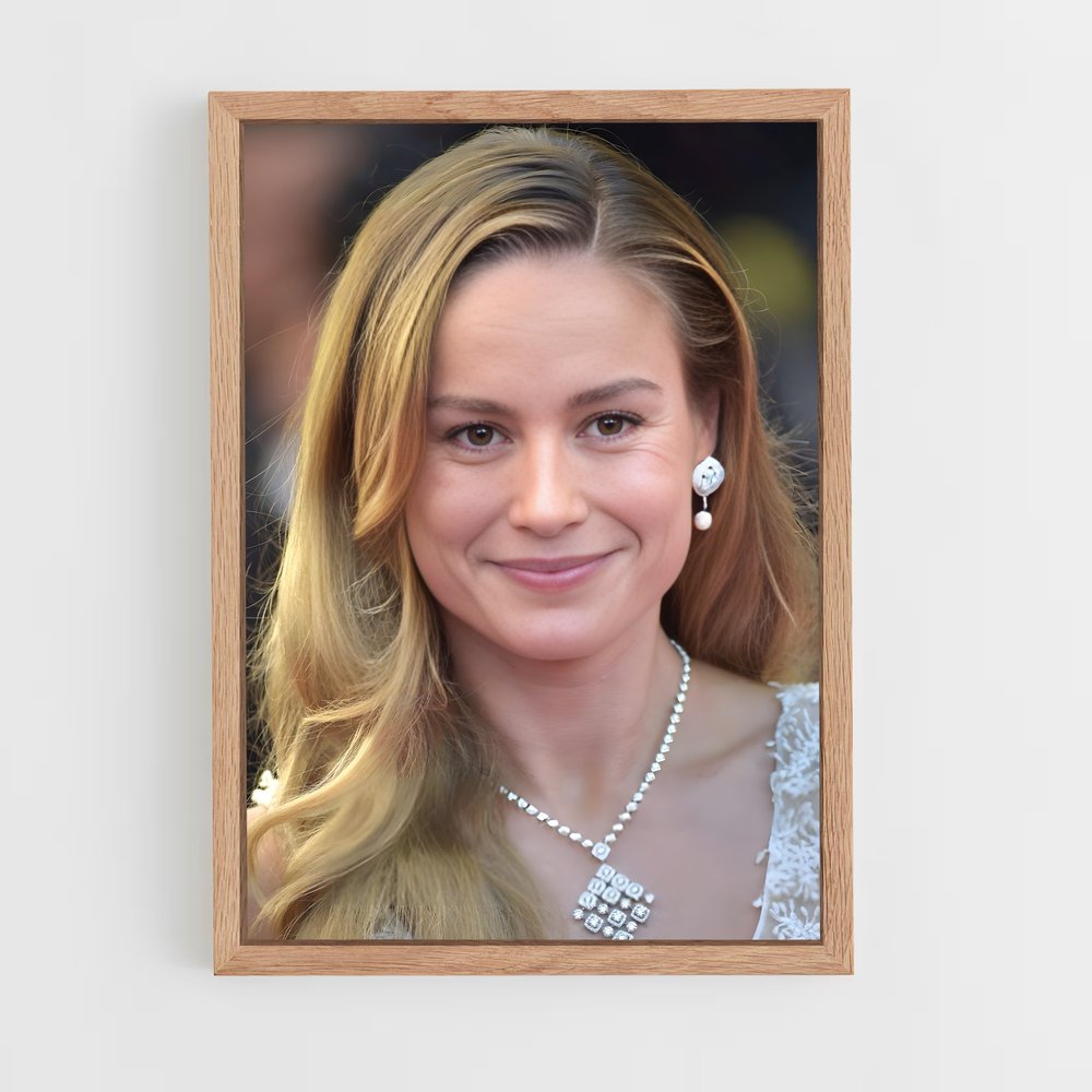 ap-brie larson-1 cadre Bois clair