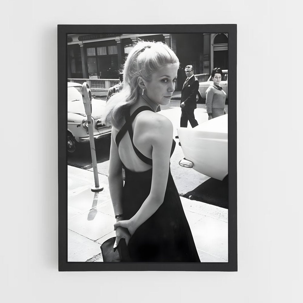 ap-catherine deneuve-4 cadre Noir