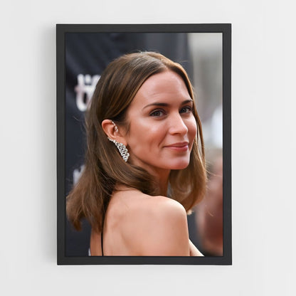 ap-emily blunt-1 cadre Noir