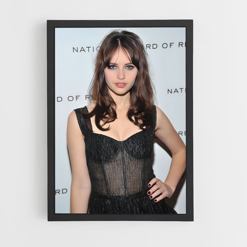ap-felicity jones-8 cadre Noir