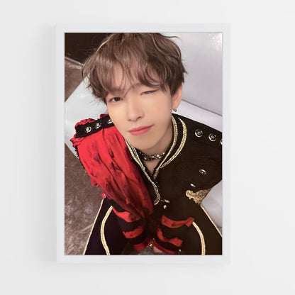 ap-hongjoong-4 cadre Blanc