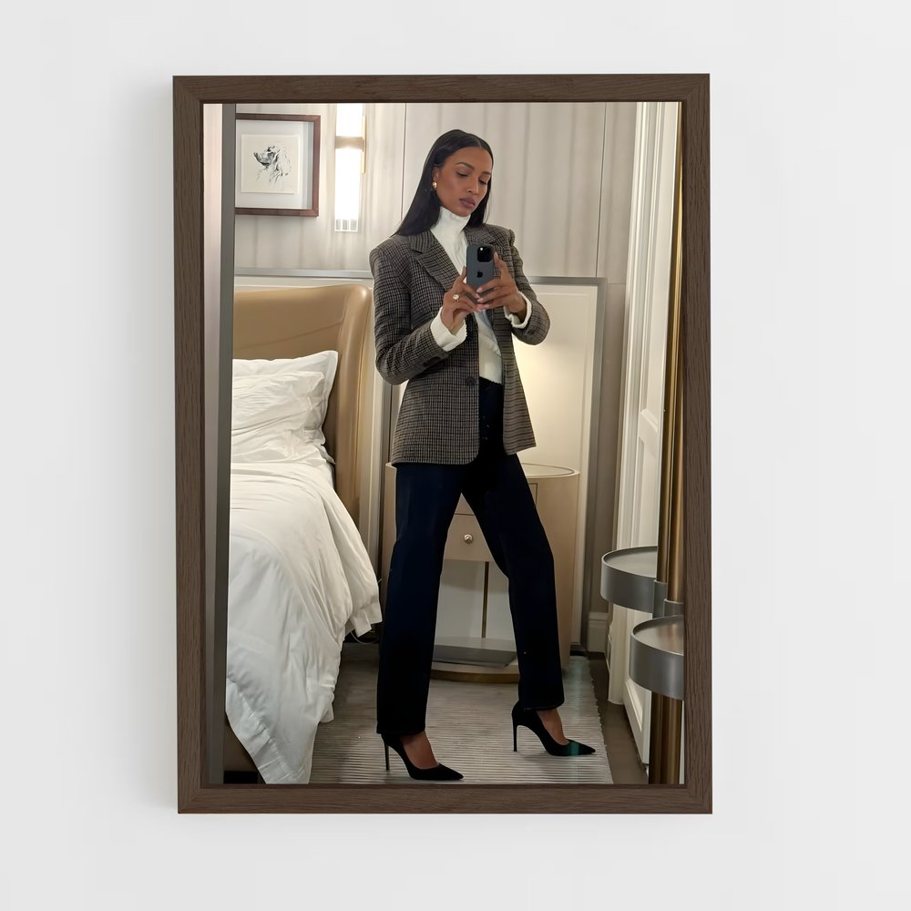 ap-jasmine tookes-3 cadre Bois foncé