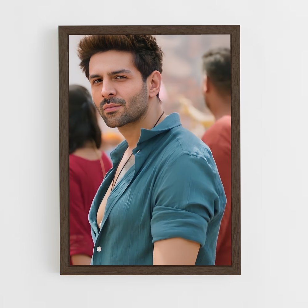 ap-kartik aaryan-6 cadre Bois foncé