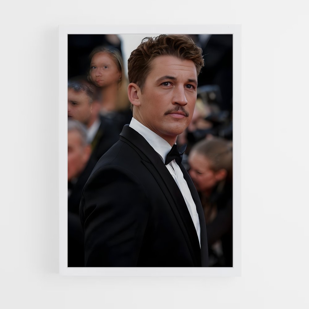 ap-miles teller-1 cadre Blanc