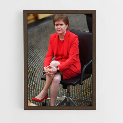 ap-nicola sturgeon-5 cadre Bois foncé