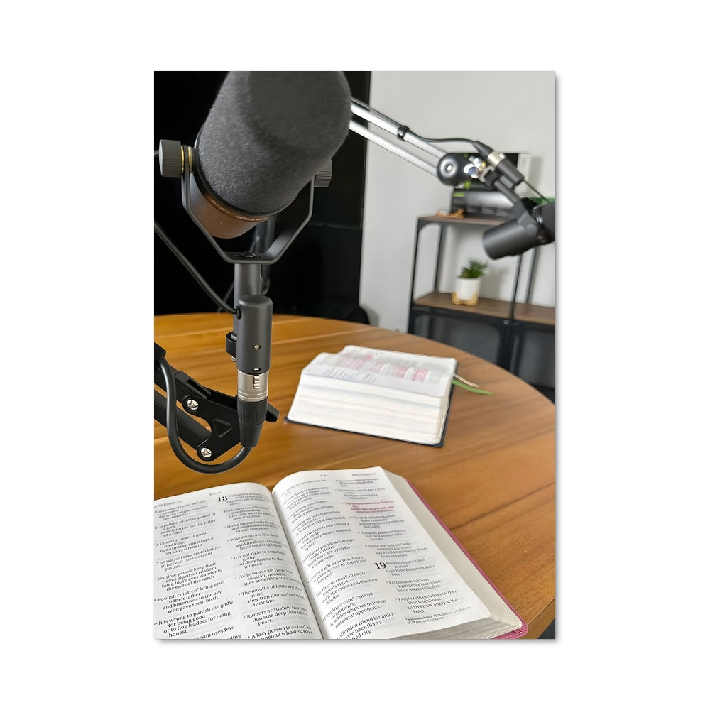 Poster Microphone & Pages