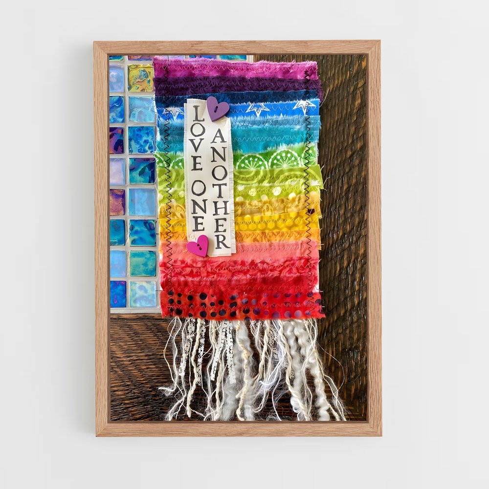 ap-prayer flags-2 cadre Bois clair