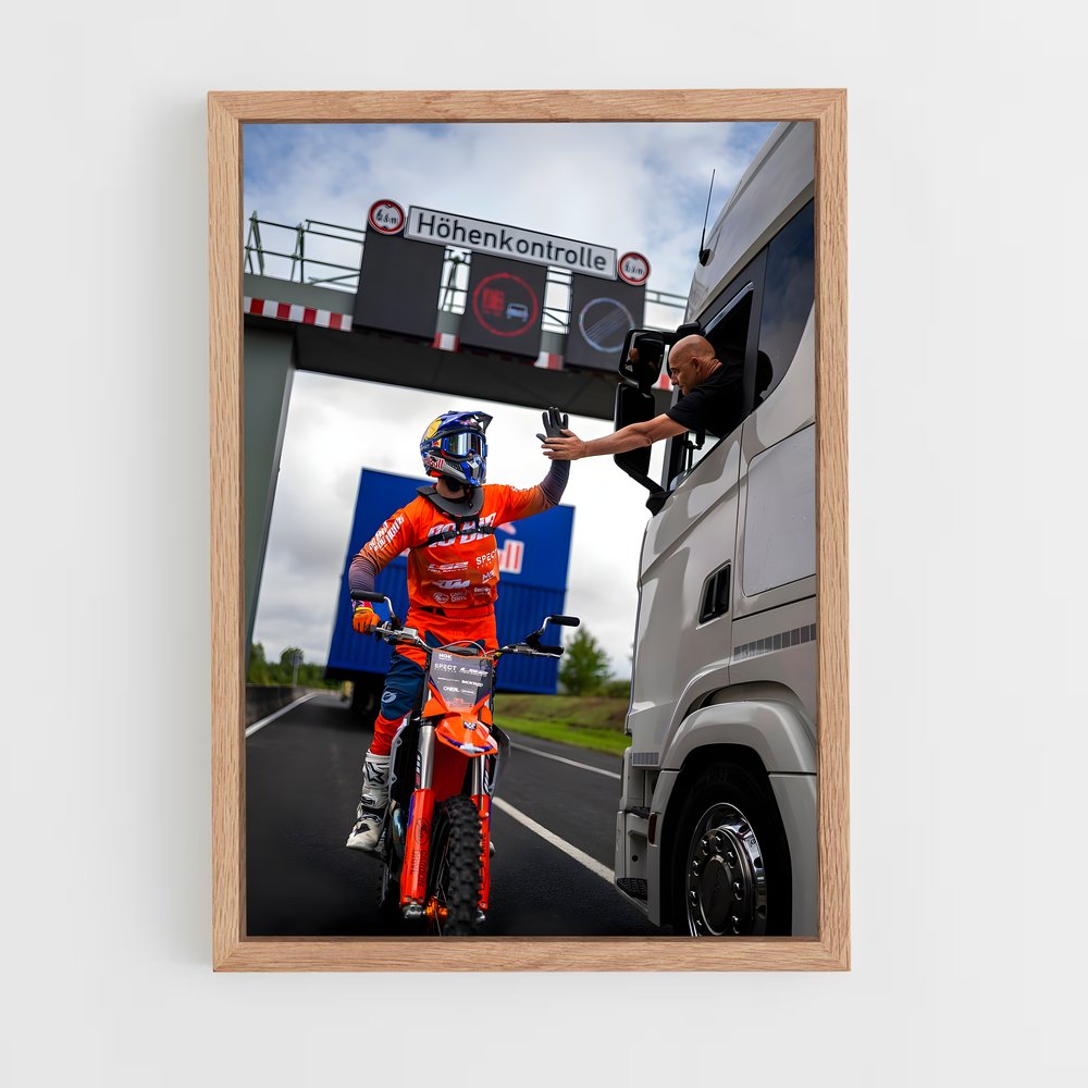 ap-stunt performer-1 cadre Bois clair