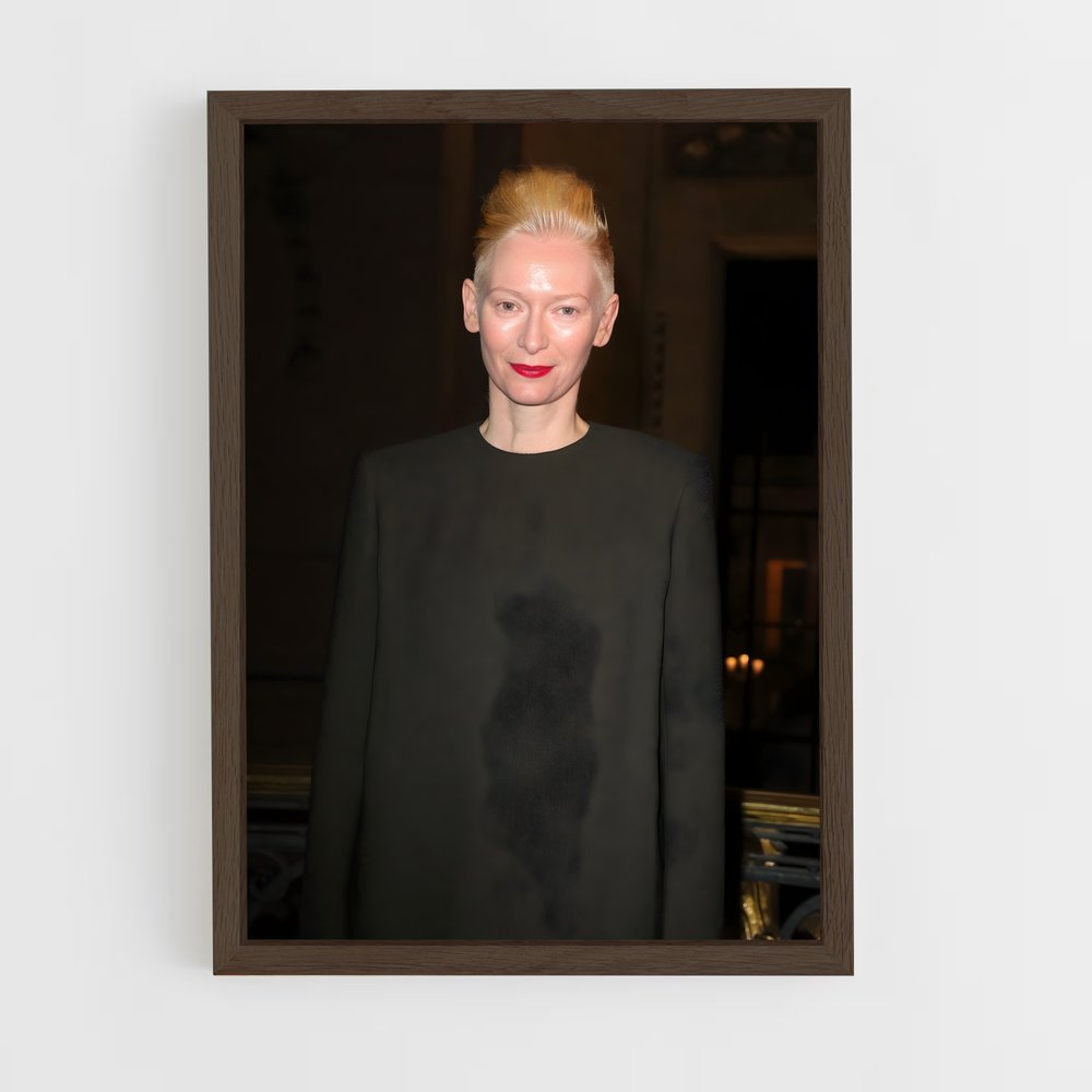 ap-tilda swinton-6 cadre Bois foncé