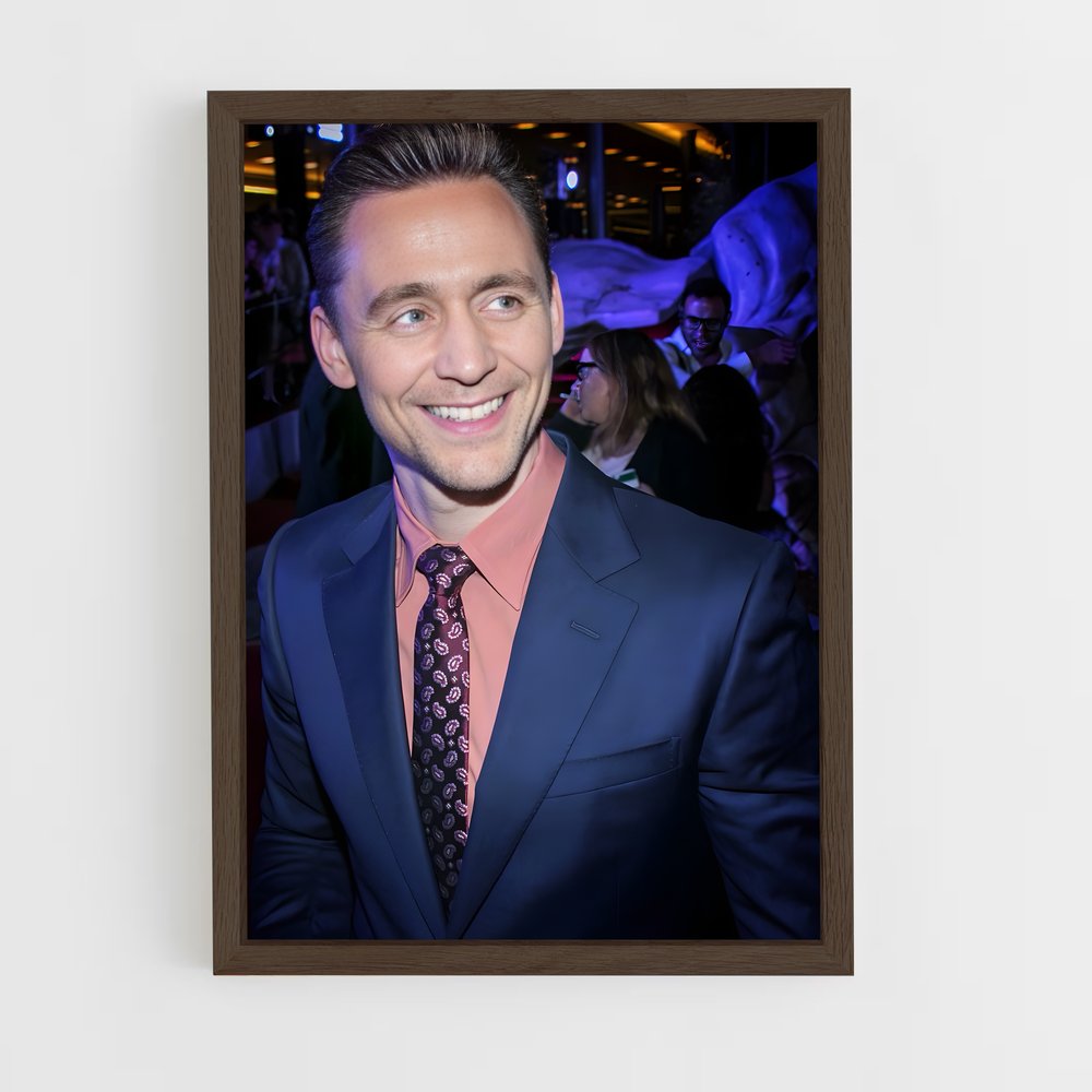 ap-tom hiddleston-11 cadre Bois foncé
